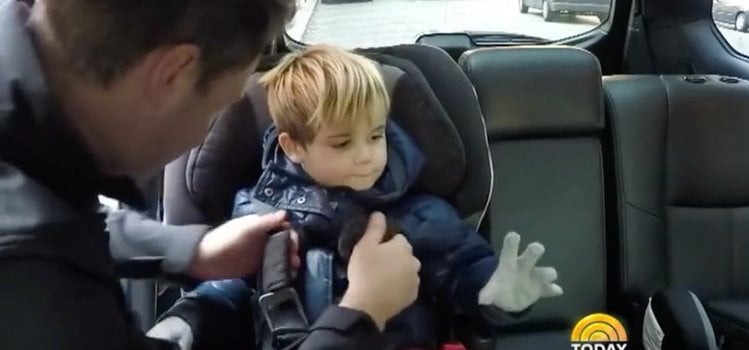 Zdjęcie Zapinanie dziecka w foteliku samochodowym – wielu robi to źle, narażając bezpieczeństwo dziecka! #1
