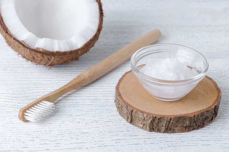 Zdjęcie Jak przygotować wybielającą pastę do zębów z oleju kokosowego? To proste! #1