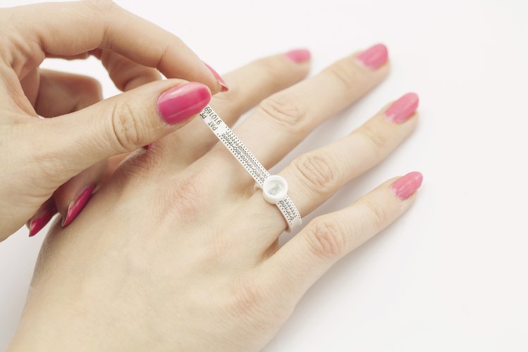 Zdjęcie Jak określić rozmiar swojego pierścionka w domowych warunkach? Poznaj prosty sposób #3