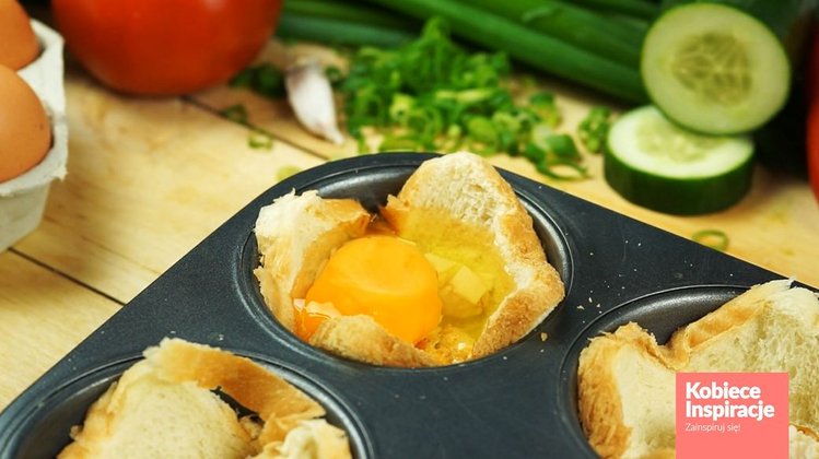 Zdjęcie Jajka zapiekane w tostach - HIT na śniadanie #5
