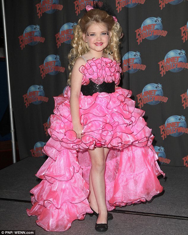 Zdjęcie Eden Wood w wieku 6 lat wygrała ok. 300 konkursów piękności! Jak wygląda dziś? #1