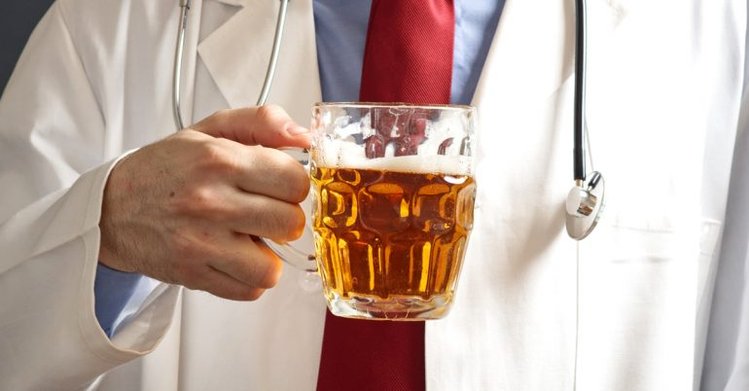 Zdjęcie 5 Powodów, dla których warto pić szklankę piwa dziennie! #1