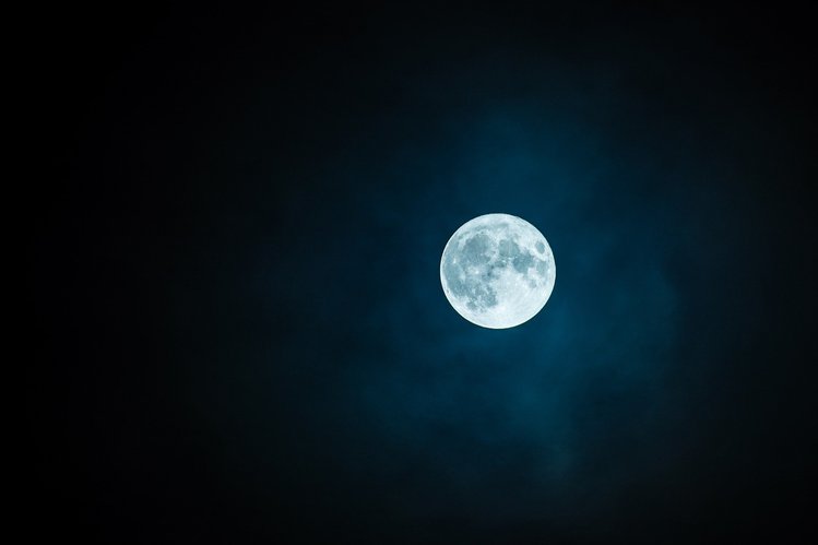 Zdjęcie Dowiedz się, jak księżyc wpływa na nasz sen #1