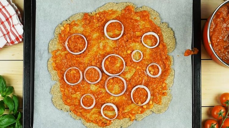 Zdjęcie Pizza z pomidorami - przepis od Naturhouse #12