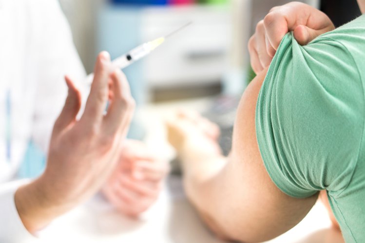 Zdjęcie Pierwsze osoby z Niemiec otrzymały szczepionkę na koronawirusa #2