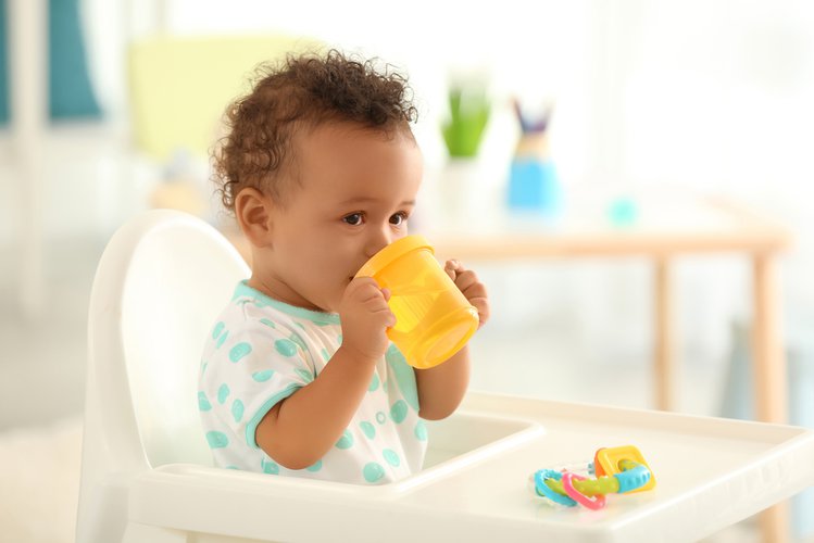Zdjęcie Czy niemowlęta powinny pić wodę? #4