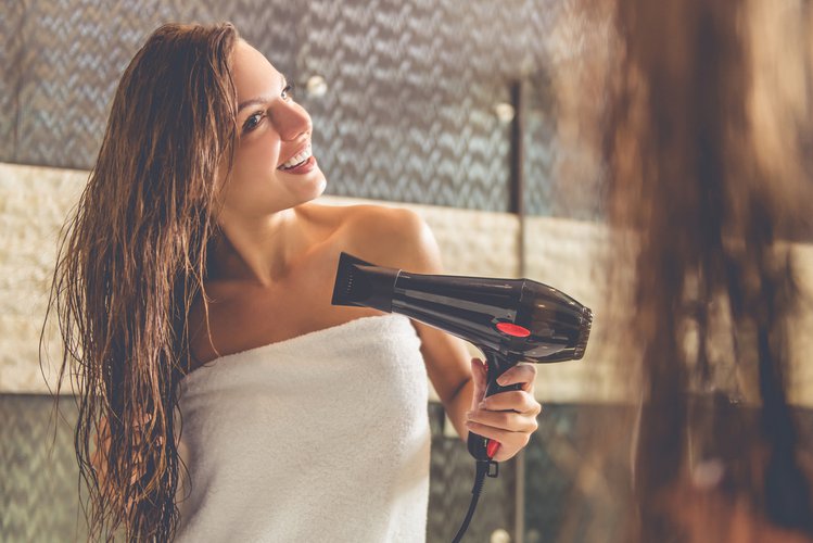 Photo Apprenez une astuce simple pour lisser vos cheveux sans lisseur !  #2