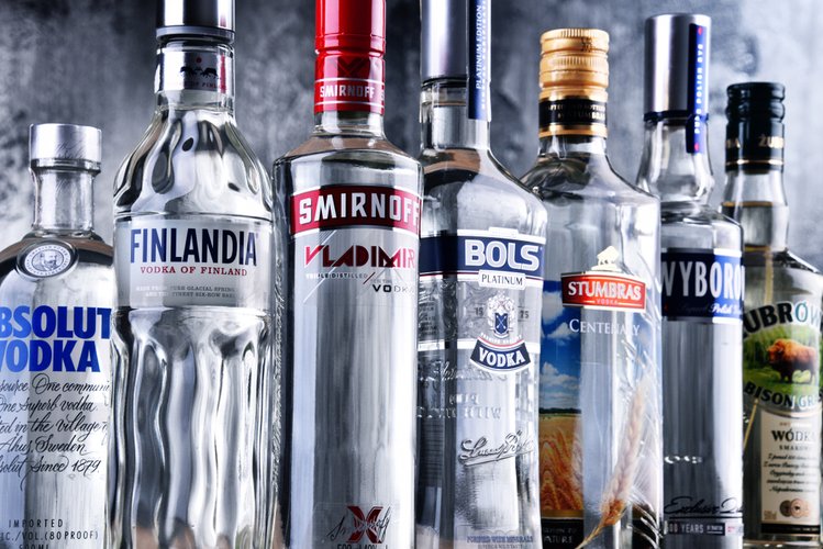 Zdjęcie Ulubiony alkohol Polaków zniknie ze sklepów? Chcą zakazać jego sprzedaży ustawą! #1