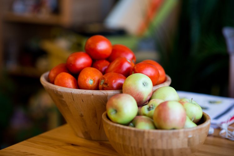 Zdjęcie Włóż do papierowej torebki pomidory z jabłkami – efekt pozytywnie cię zaskoczy! #2