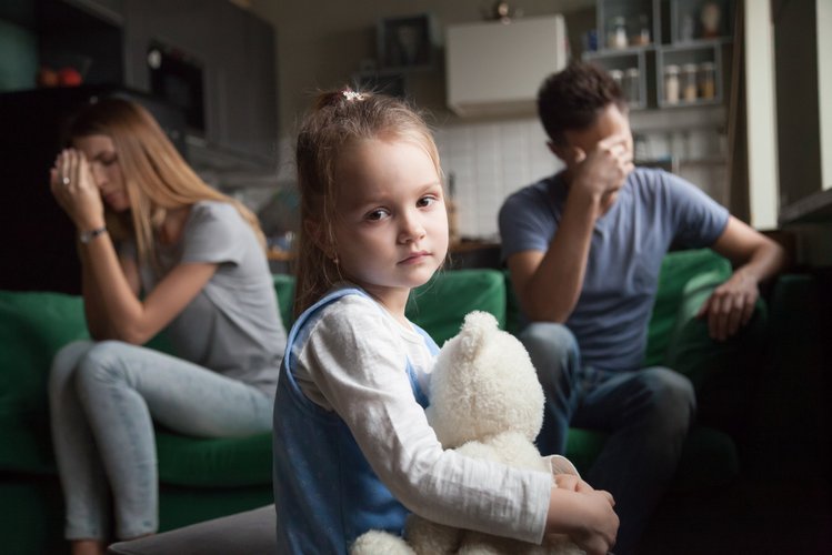 Zdjęcie Rozwód w rodzinie – błędy rodziców, które silnie krzywdzą dzieci #2