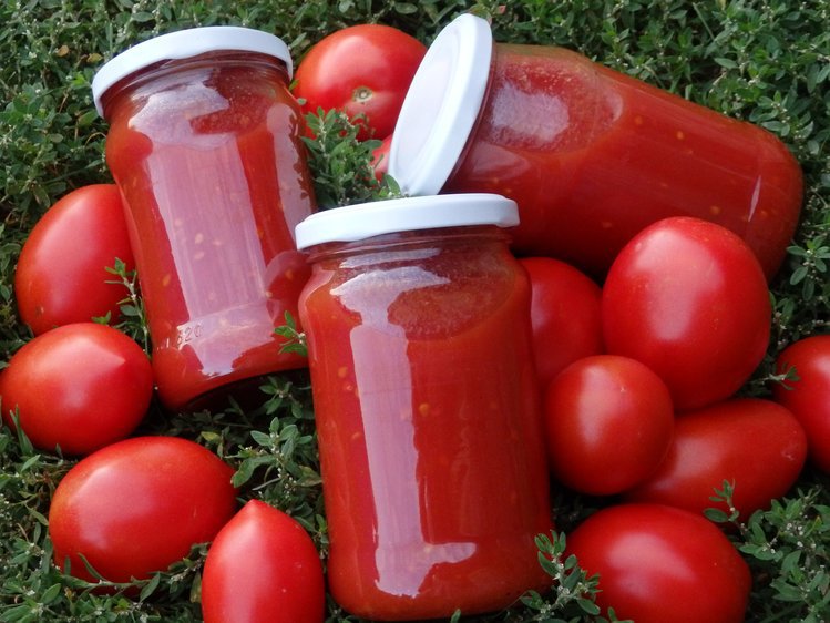 Zdjęcie Zatrzymaj smak pomidorów na dłużej! Poznaj 7 przepisów na przetwory z pomidorów #7