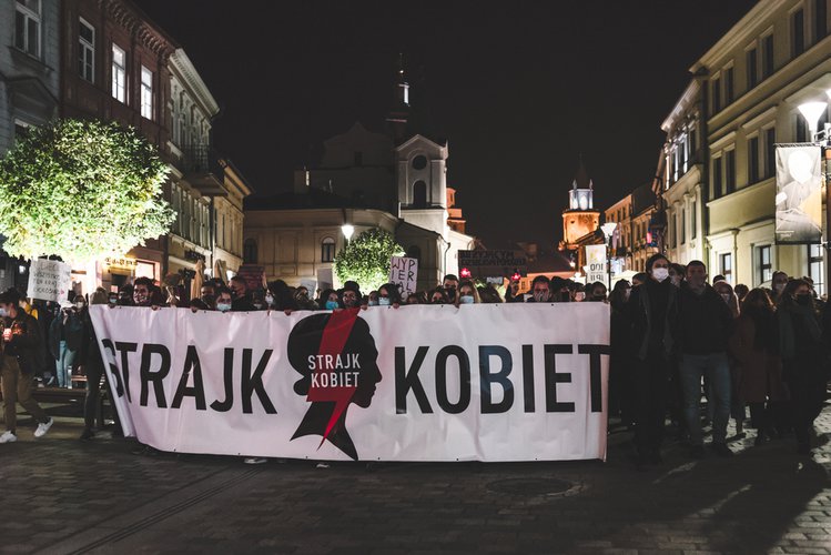 Zdjęcie 60% Polaków przeciwko ustawie Andrzeja Dudy o aborcji! #3