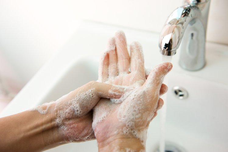 Zdjęcie Jak poprawnie myć ręce? Kiedy myć? Jakie preparaty są bezpieczne? #3