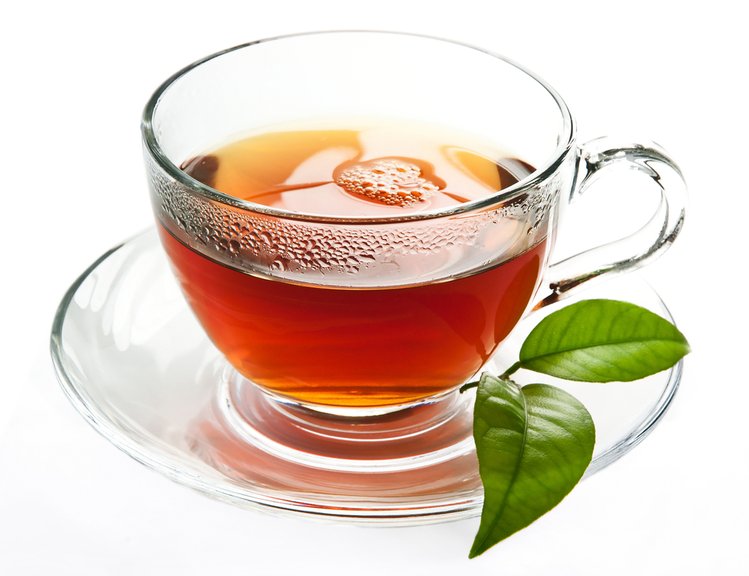 Zdjęcie Dlaczego warto MOCZYĆ STOPY w mocnej herbacie? #1
