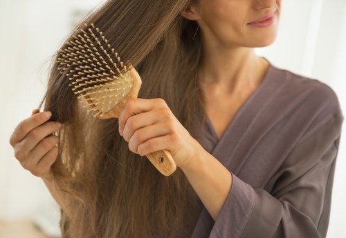 Zdjęcie Prostowanie włosów – co zrobić, aby włosy mniej się niszczyły? #1