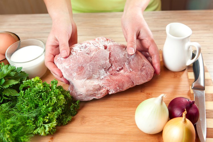 Zdjęcie Zapomniałaś wyciągnąć mięso z zamrażarki? Poznaj sposób jak go szybko rozmrozić! #1