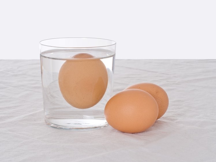 Zdjęcie Genialny trik na szybkie i sprawne obranie jajka #4