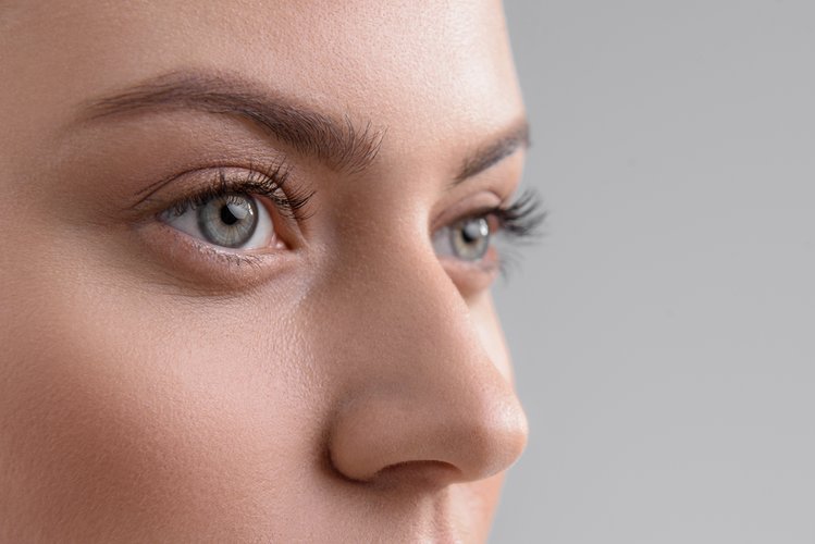 Zdjęcie Jak zmniejszyć nos bez operacji plastycznych? Poznaj 6 sprawdzonych sposobów #2