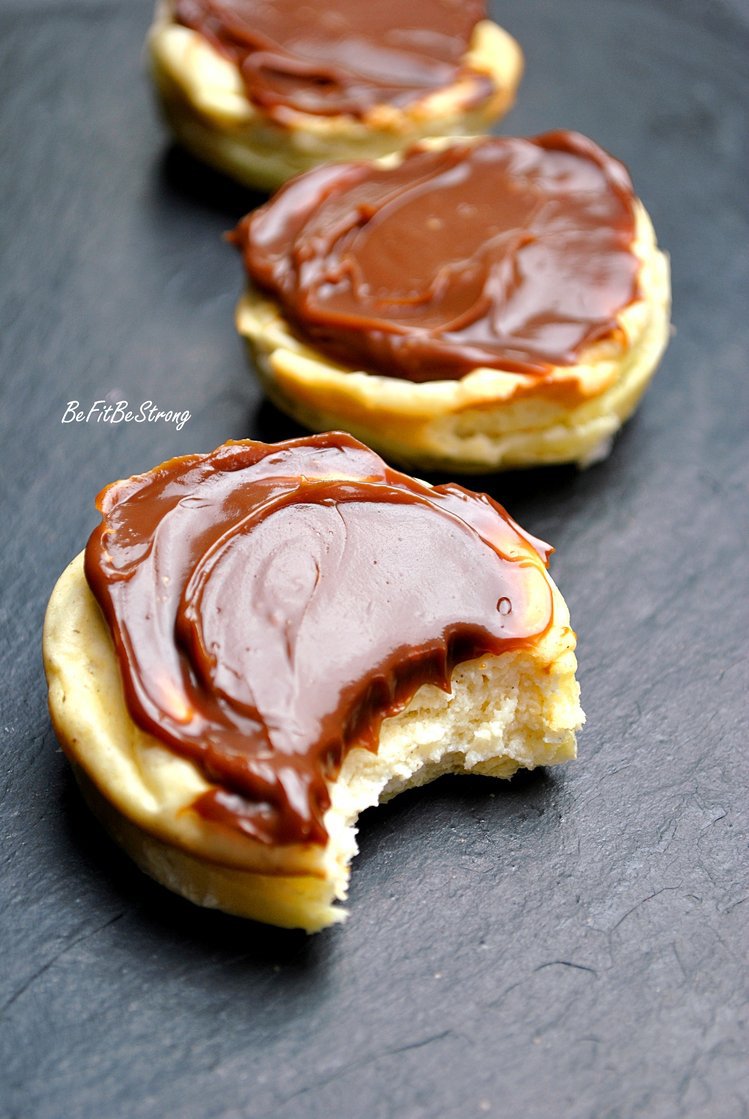 Zdjęcie TOP 10 Najlepszych przepisów na słodkie przekąski z ciastem francuskim #4