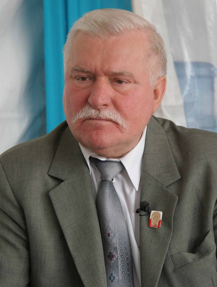 Zdjęcie Lech Wałęsa przeznaczył pieniądze na strajk nauczycieli! Suma robi wrażenie? #3