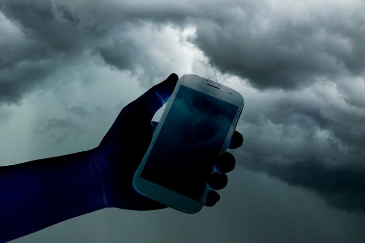 Zdjęcie Telefon przyciąga pioruny? Fakt czy mit? #2