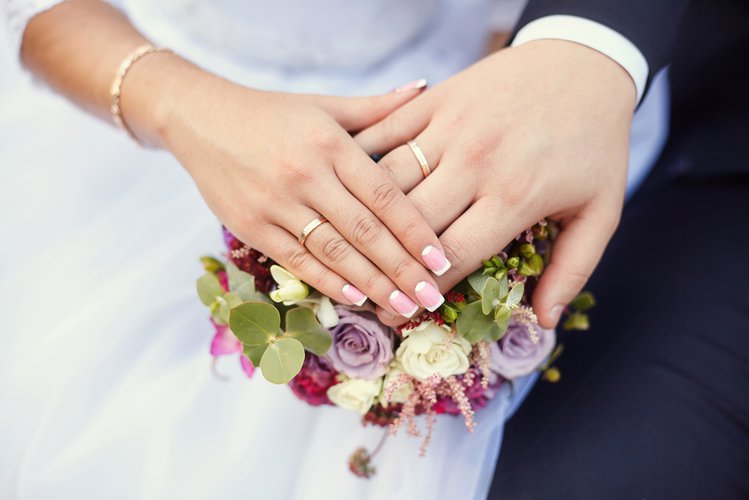 Zdjęcie Planujesz ślub i zmianę nazwiska? Poznaj zalety zachowania nazwiska po ślubie! #1