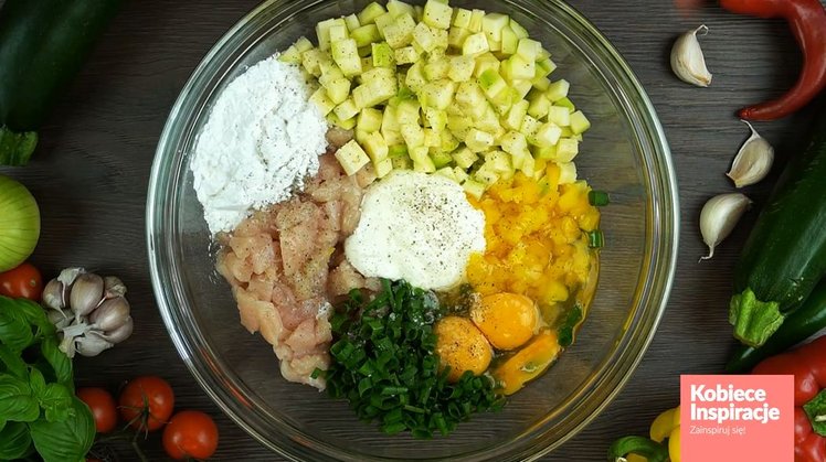 Zdjęcie Placuszki z kurczakiem i warzywami #4