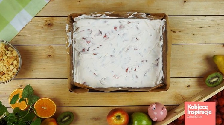 Zdjęcie Lekkie ciasto z truskawkami - HIT NA UPAŁY (smakuje jak LODY) #16