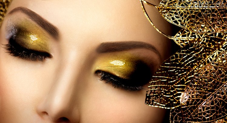 Zdjęcie Najnowsze trendy w makijażu. Mokra powieka #1