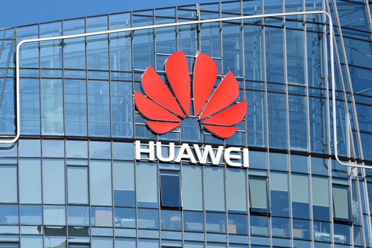 Zdjęcie Polacy masowo zwracają telefony Huawei! Google kończy współpracę z marką #1