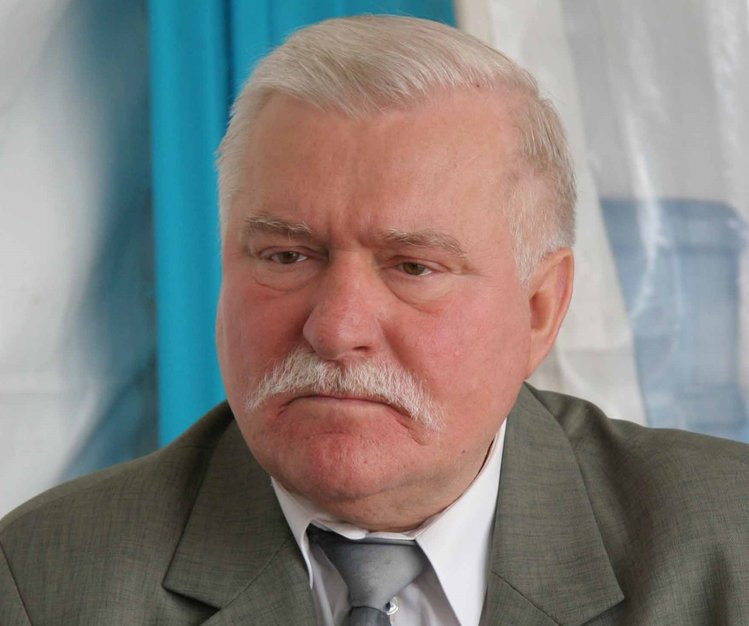 Zdjęcie Lech Wałęsa na obrazie "Ostatnia Wieczerza" umieścił SIEBIE w miejscu JEZUSA! #1