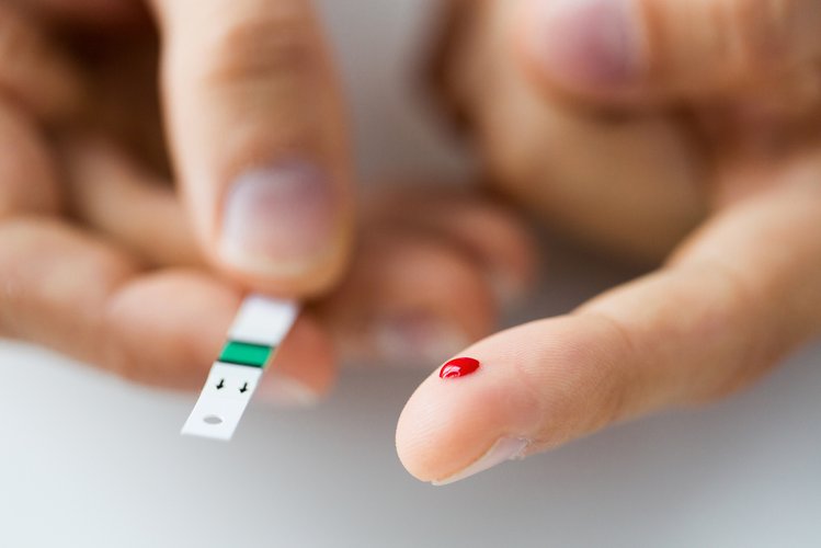 Zdjęcie Domowy test na poziom cukru we krwi - kup w aptece. Zadbaj o zdrowie #1