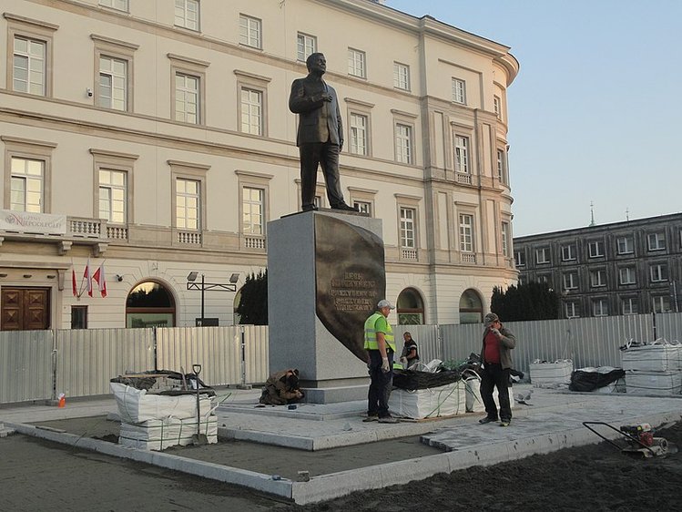 Zdjęcie Wałęsa krytykuje pomnik Kaczyńskiego: „taka miernota” i oskarża go o katastrofę smoleńską! #1