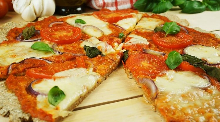 Zdjęcie Pizza z pomidorami - przepis od Naturhouse #14
